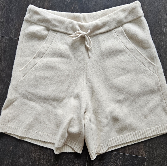 The Group by Babaton Highlight Merino Wool Shorts Size Medium - Picture 3 of 5